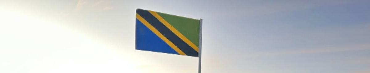 Erik's blog | Ebora op de top van Mount Meru in Tanzania!